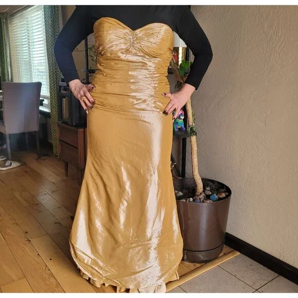 Lenovia Strapless Gold Ruched Gown size XL - Picture 9 of 9